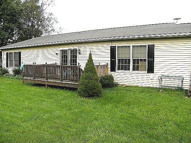 South side w/ deck