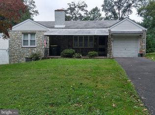 23 Woodhill Rd, Willow Grove, PA 19090
