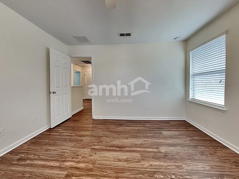 235 Buck Run Way St — Photo 16