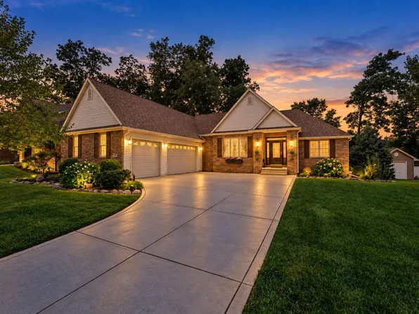 29 Woodruft Dr, Valparaiso, IN 46385