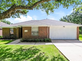 521 Cedar Ave, League City, TX 77573