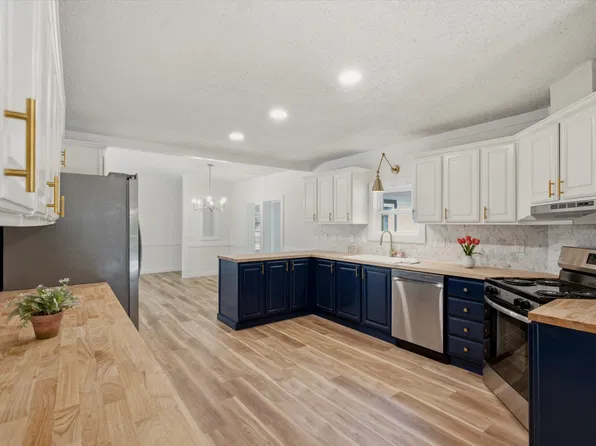 1062 Caps Ridge Rd, Dickson, TN 37055