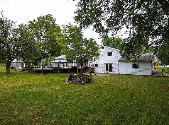 5th image of 15180 Lake Ave
