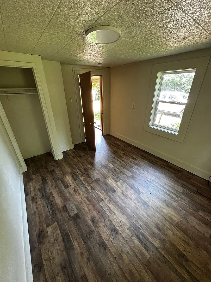 1 Bedroom 1 Bathroom House For Rent — Photo 2