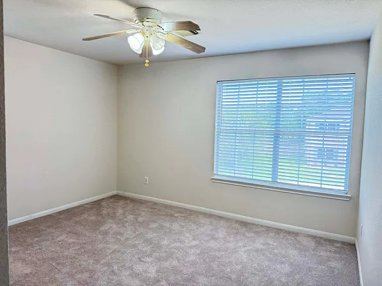 4710 Meadowthorn Ct — Photo 11
