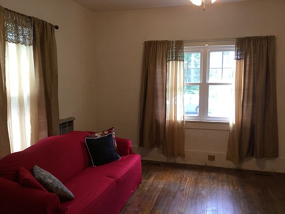 5th image of 420 W Poplar St