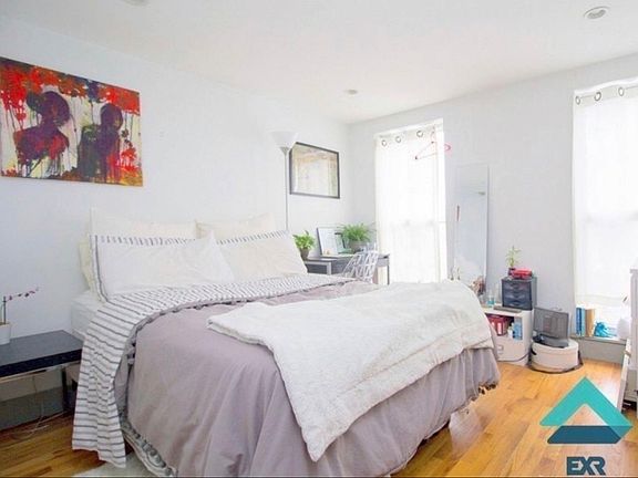 4th image of 231 Jefferson Ave #3RR