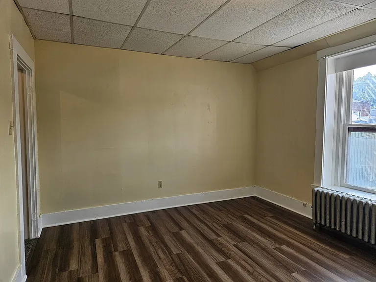 134-136 W High St — Photo 23