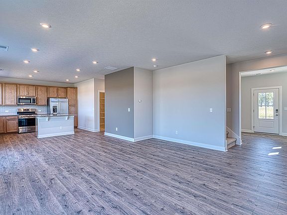 3rd image of 5122 Goldfinch Dr