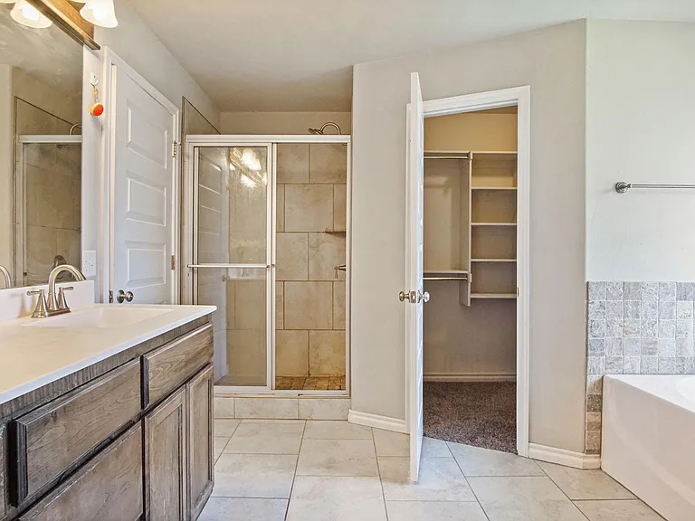 Master Bath Standing Shower & Closet