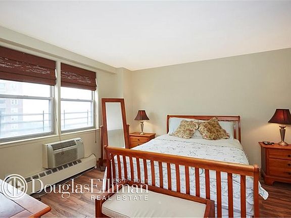 3rd image of 5900 Arlington Ave APT 19H