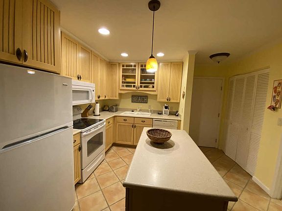 4th image of 2400 S Ocean Dr #1131