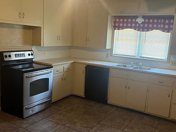 3rd image of 682 E North 15th St
