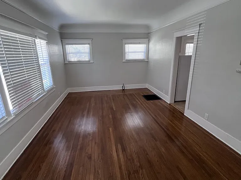 0090 Wenke Rentals — Photo 3