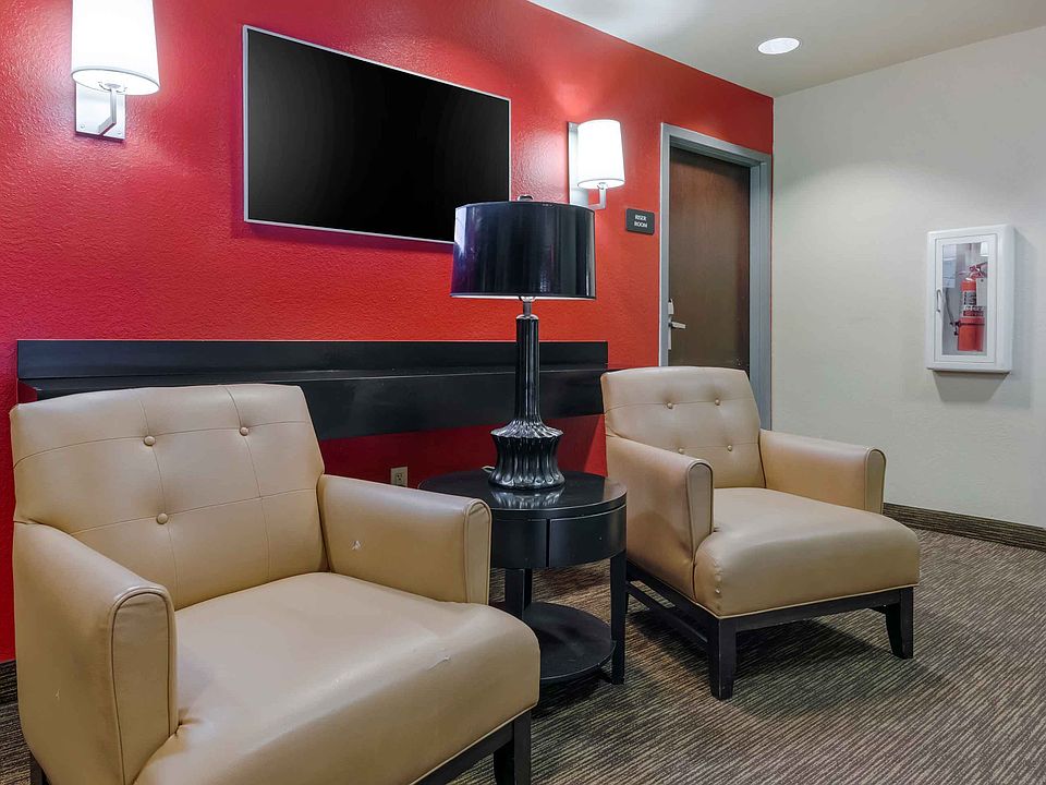 Lobby and Guest Check-in