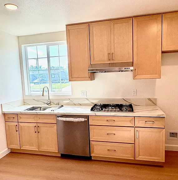 631 E Chester Rd — Photo 3