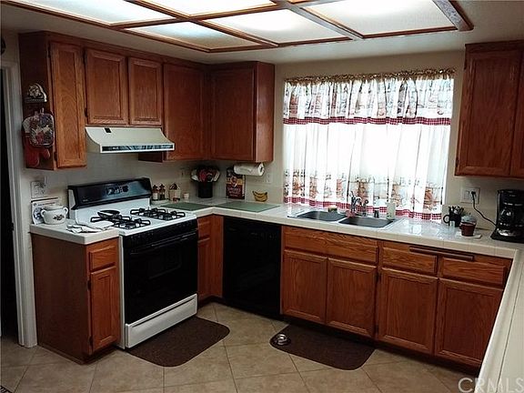 3rd image of 1270 Emily Dr