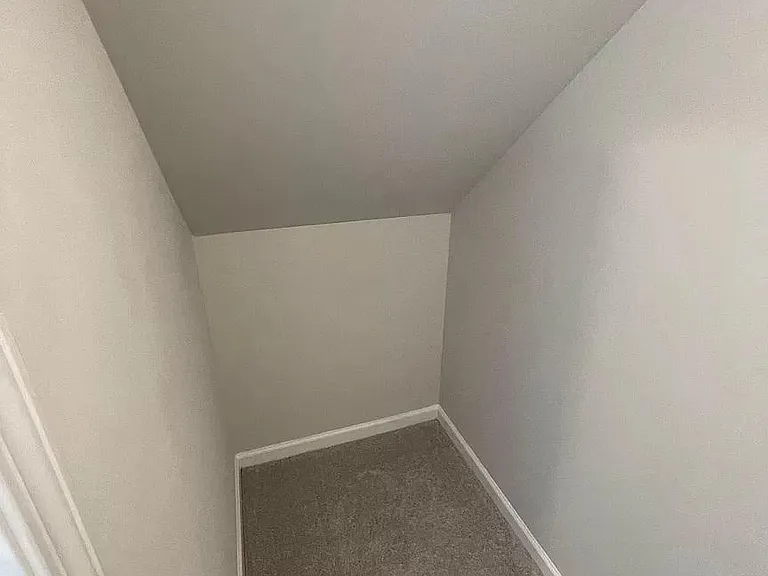 1049 Islip Pl — Photo 36