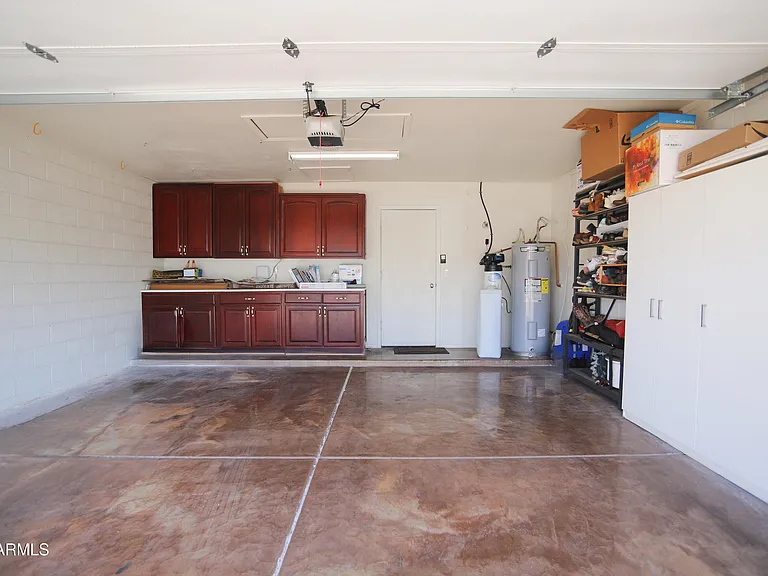 1317 E San Angelo Ave — Photo 39