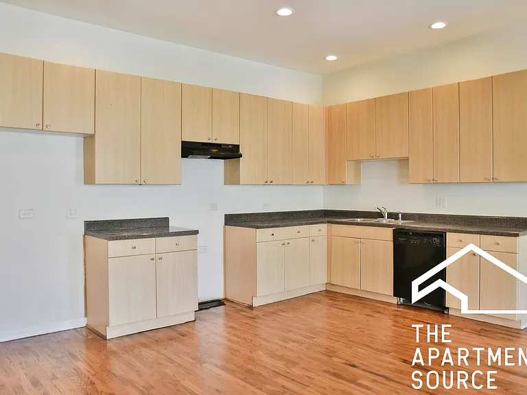 2340 N Milwaukee Ave #2 — Photo 2