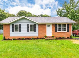 808 Augusta Farms Rd, Waynesboro, VA 22980
