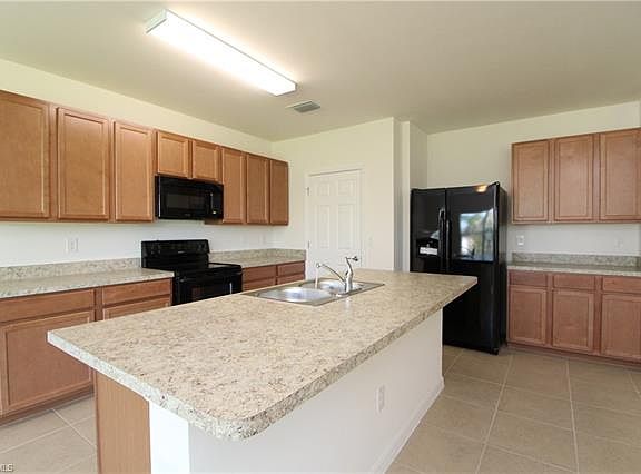 3rd image of 4537 SW 9th Pl