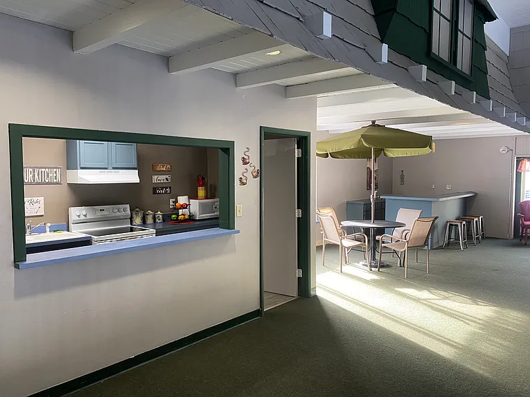 Gardenview Apartments — Photo 9