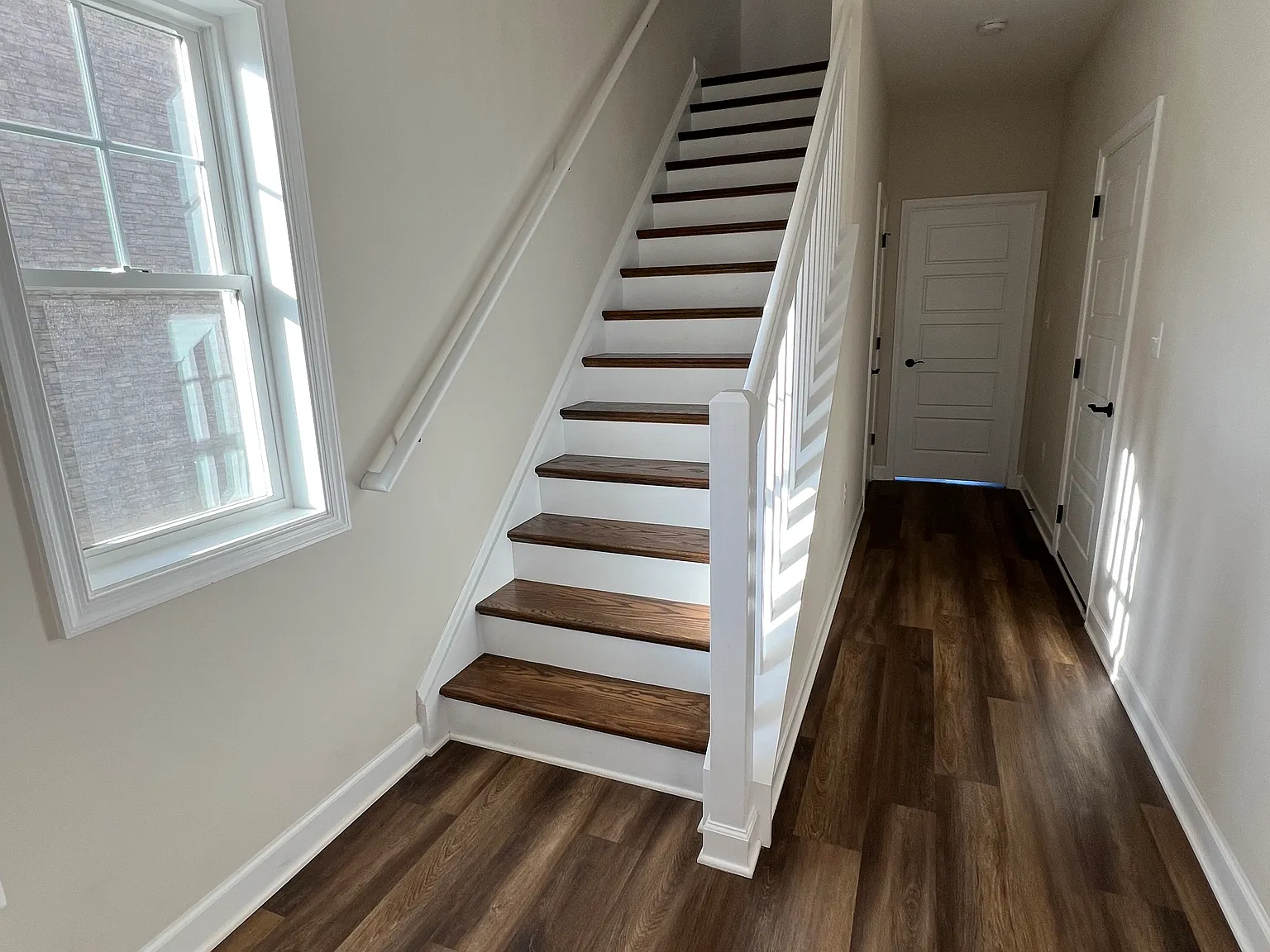 4 bed, 3.5 bath, 1900 sqft, $2,700 — Photo 3
