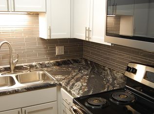 210 Circle Ave APT 206, Forest Park, IL 60130