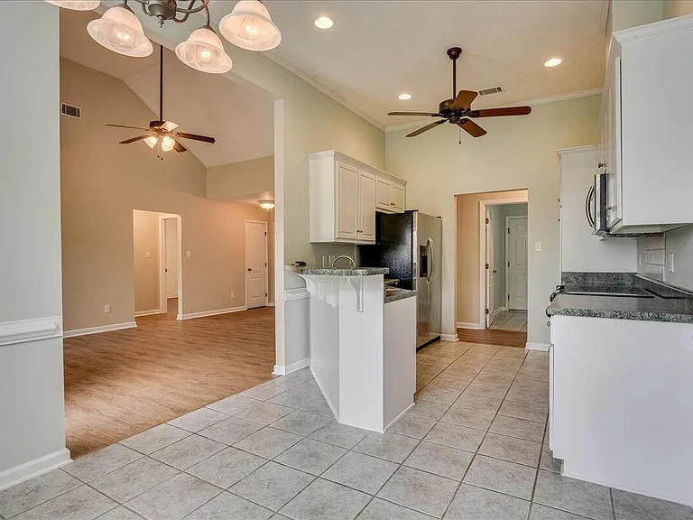800 Cotswold Ct — Photo 12