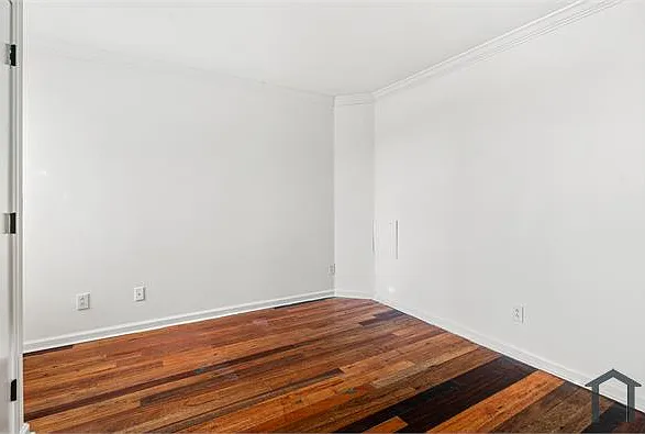 518 N Preston St — Photo 4
