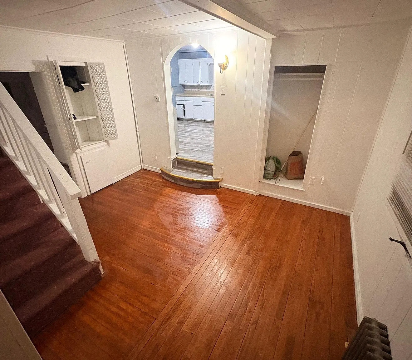 3 bed, 1.5 bath, 872 sqft, $1,750 — Photo 2
