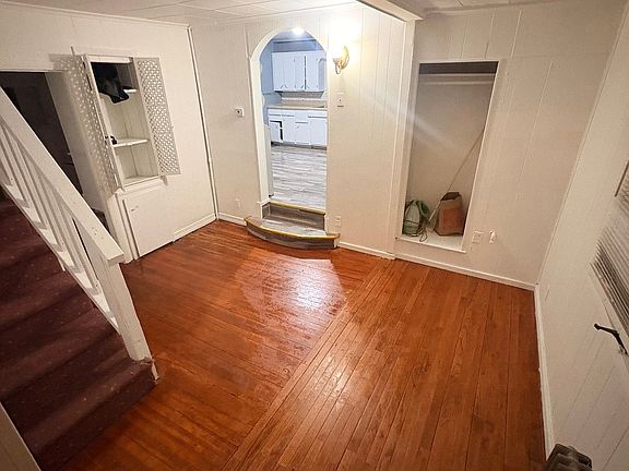 2nd image of 45 Harris St