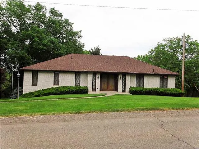 130 Grienbrier Dr photo 1