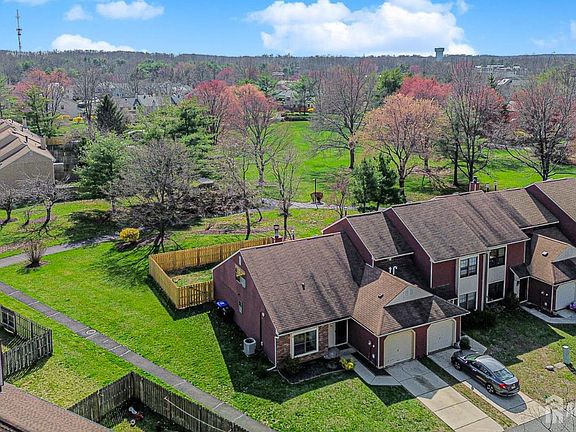 4th image of 27 Ross Ct