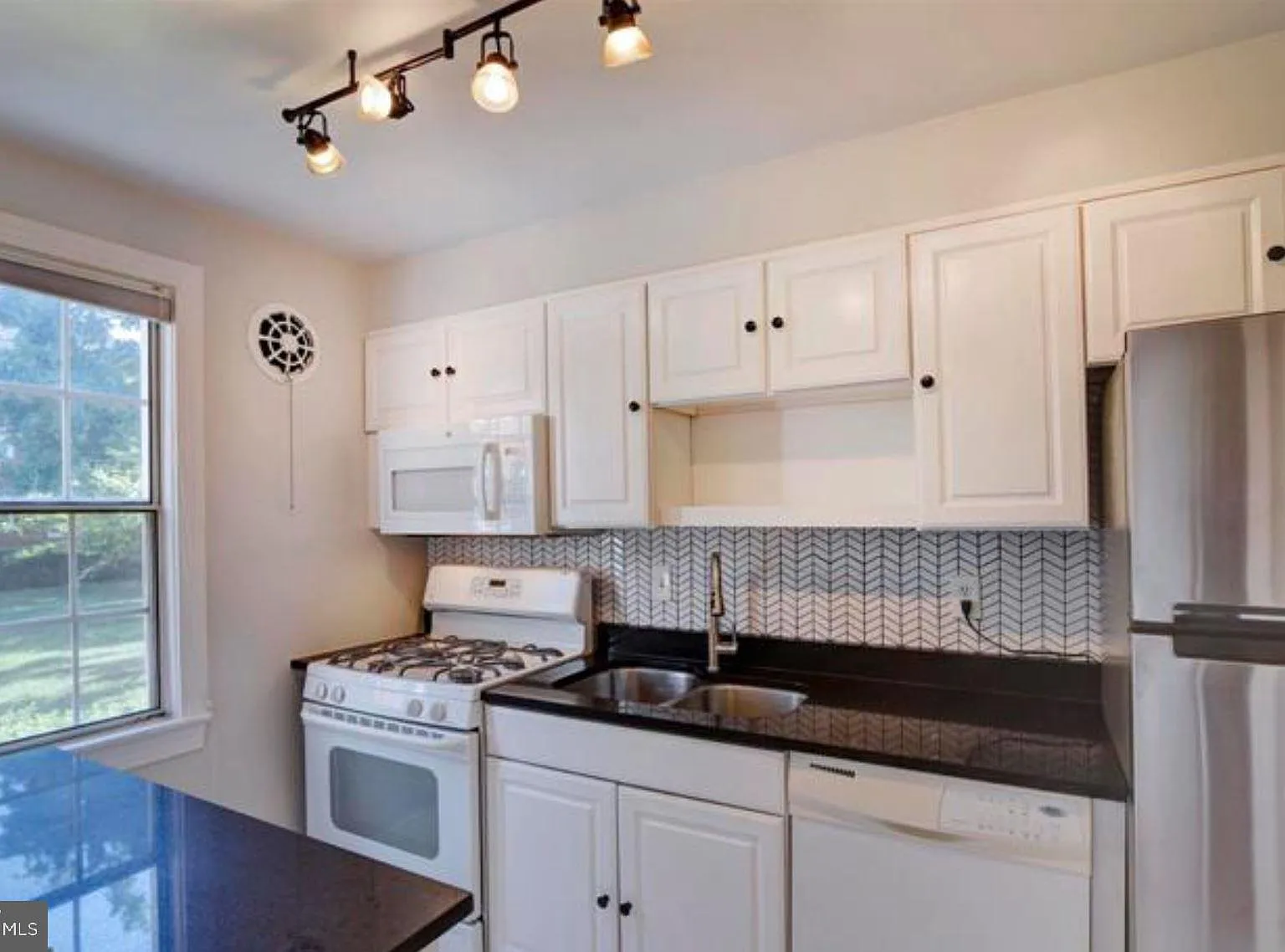 Belle View Condo — Photo 2
