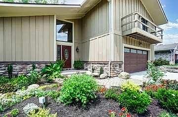 4th image of 1604 Cambridge Dr