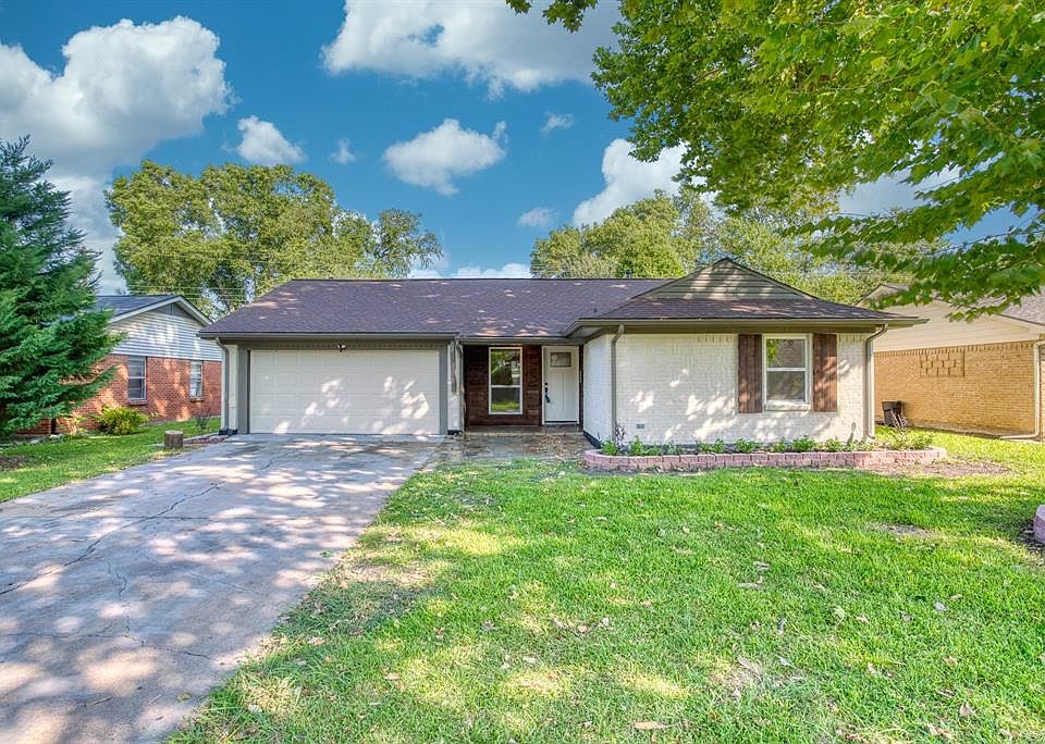 1st image of 3215 Damascus Way