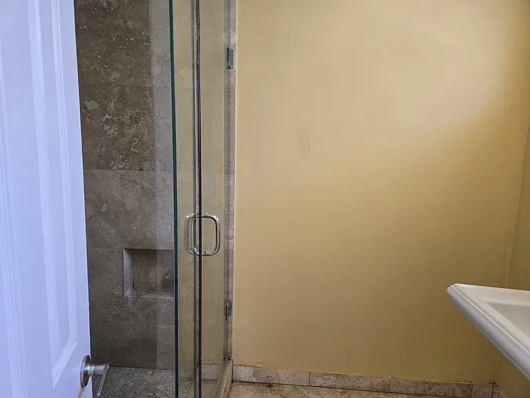 4971 Cresita Dr — Photo 12