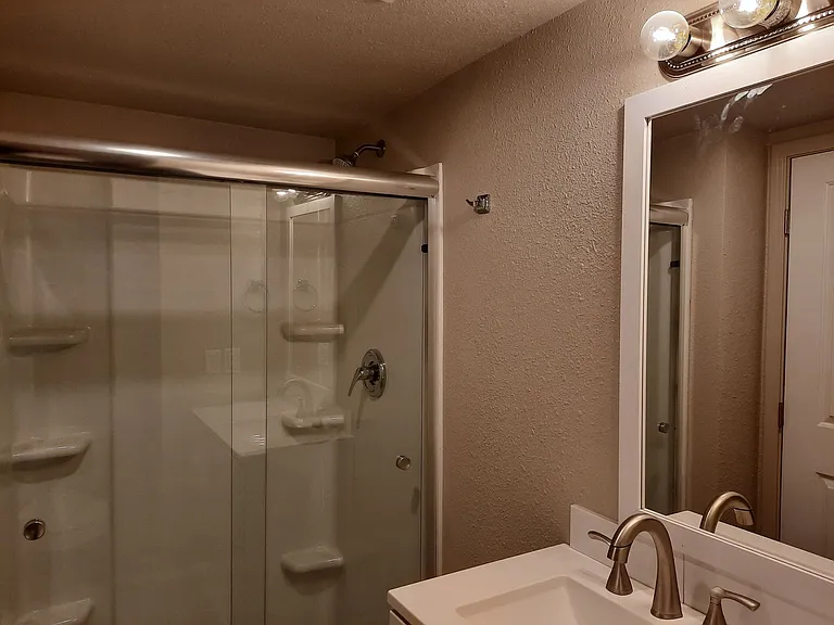 EN0064 James St Duplex- 2 Units — Photo 23