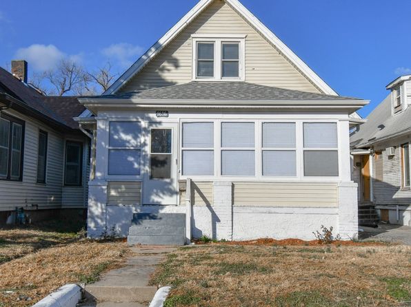 1616 Lake St