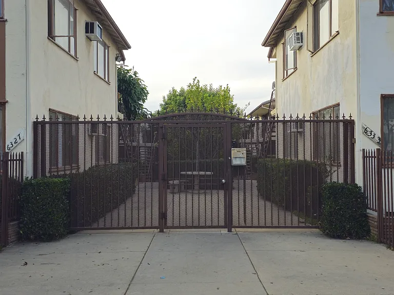 6333 Coldwater Canyon Ave #6 — Photo 1