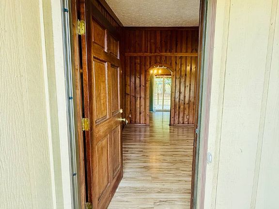 2nd image of 210 Tiverton St