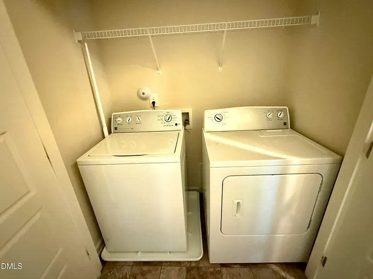 1008 Midtowne Way — Photo 15
