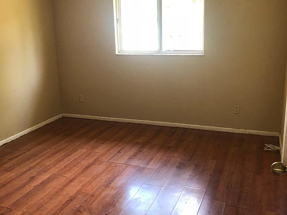 2nd image of 2025-2027 Eloise Cir