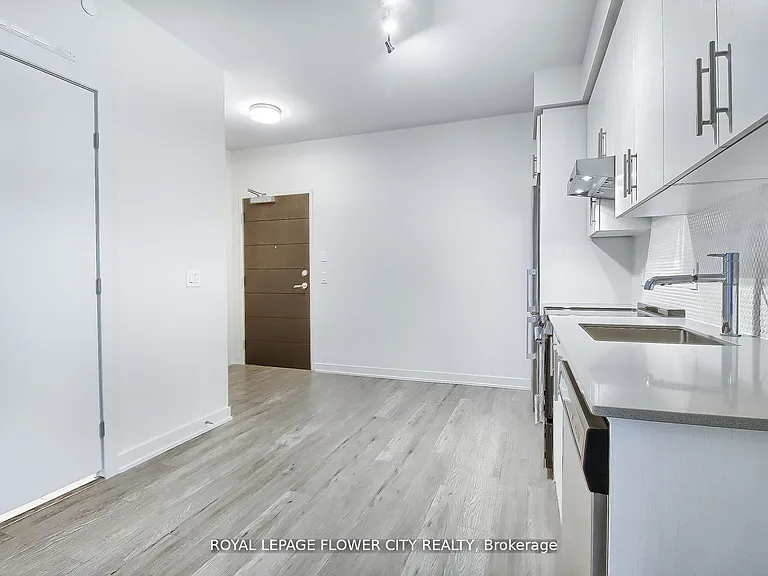 212 King William St #1011 — Photo 8