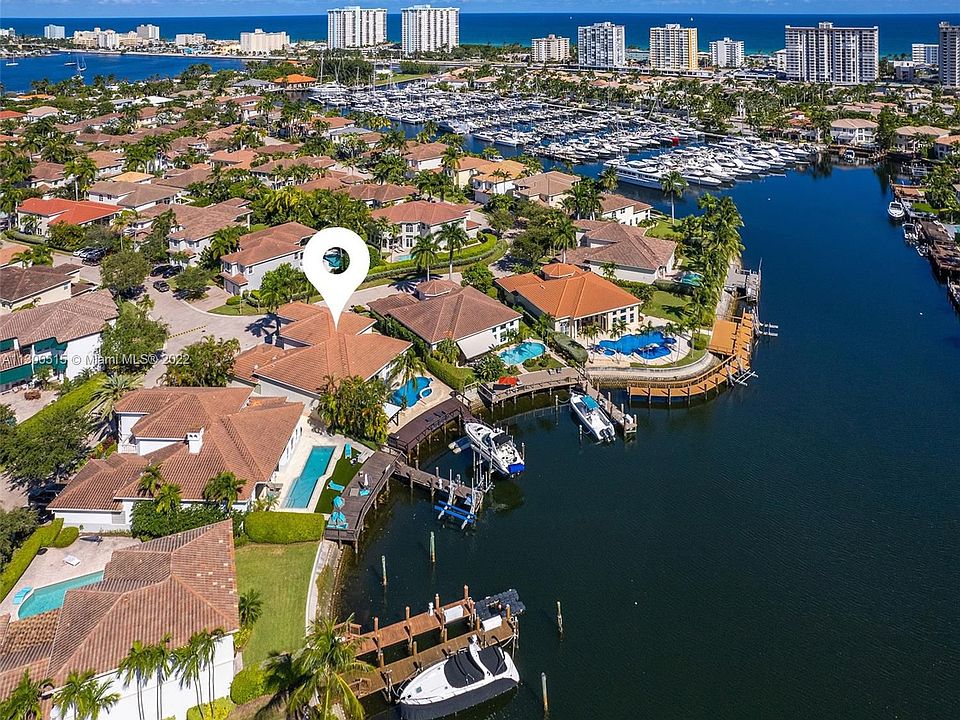 1st image of 946 Sanibel Dr