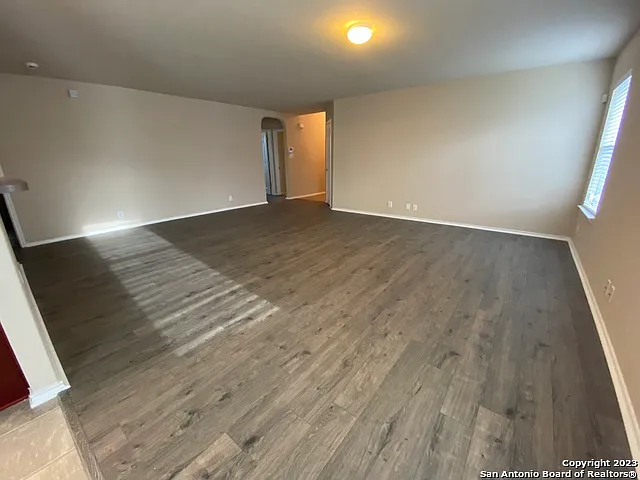 3 bed, 2.0 bath, 1579 sqft, $1,700 — Photo 4