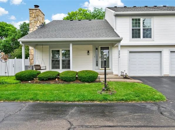 2070 Foxknoll Dr, Dayton, OH 45458