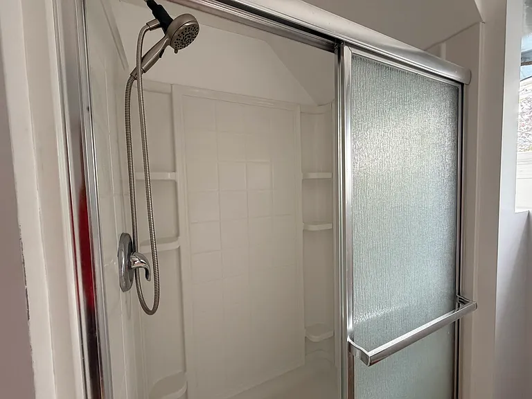 18 Colonial Dr #1 — Photo 5